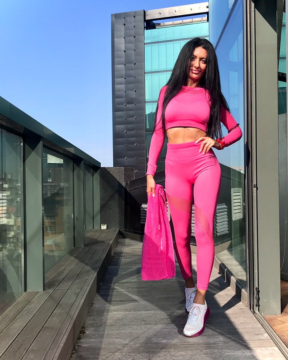 Hollow Seamless Mesh Stretch Yoga Suit