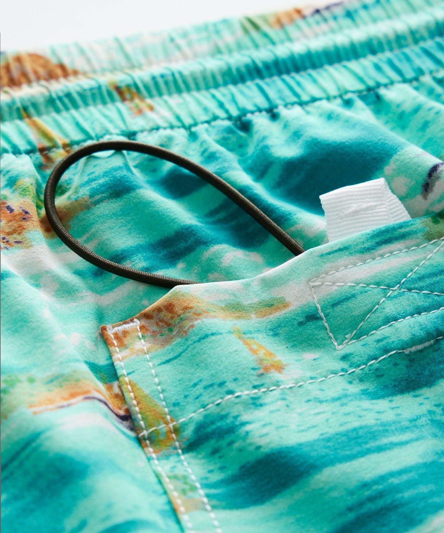 5" Montauk Swim Short in Blue Island Print